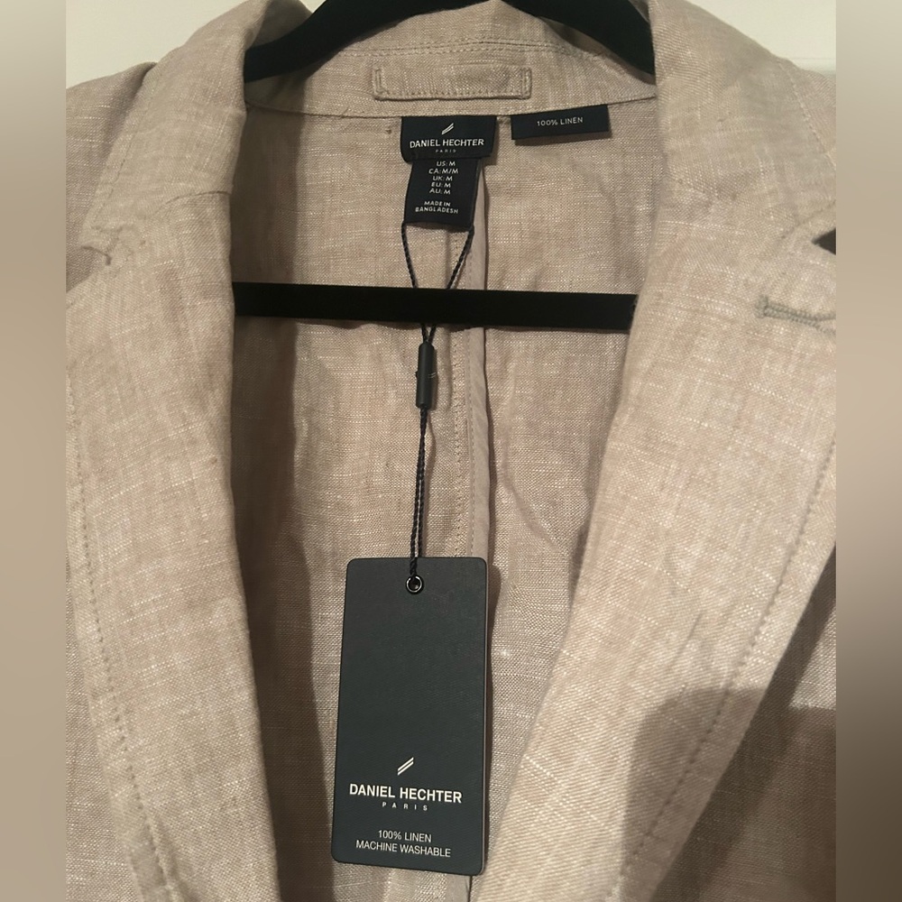 Daniel Hechter Men’s Linen Blazer
Size Medium • New With Tags - Picture 2 of 3